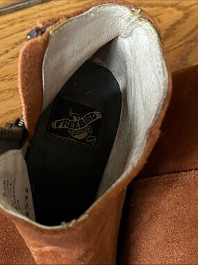 Freebird by Steven women’s Rust Brown Suede Chukka Boot size 6